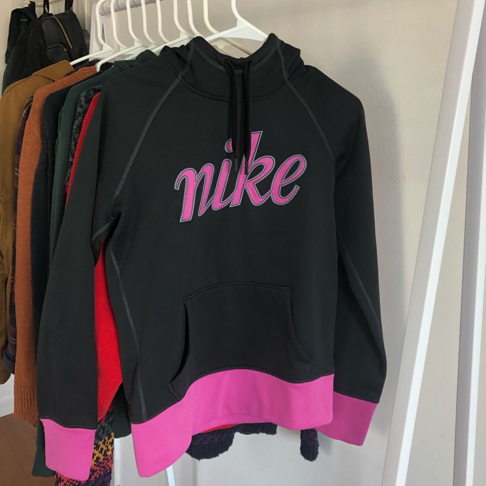 pink nike therma-fit hoodie